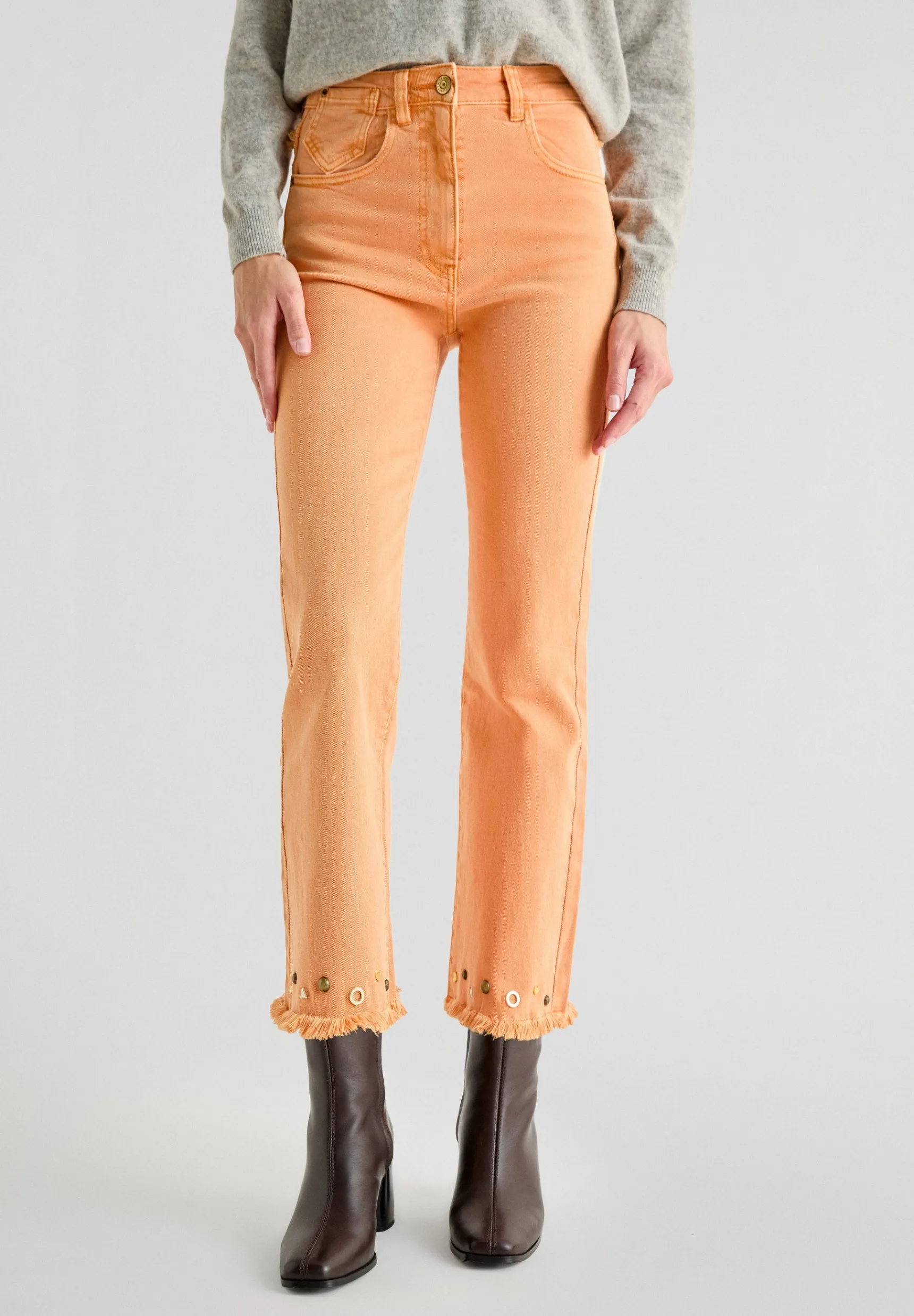 Scalpers Jeans | FLARED JEANS WITH STUDS ON THE HEMS