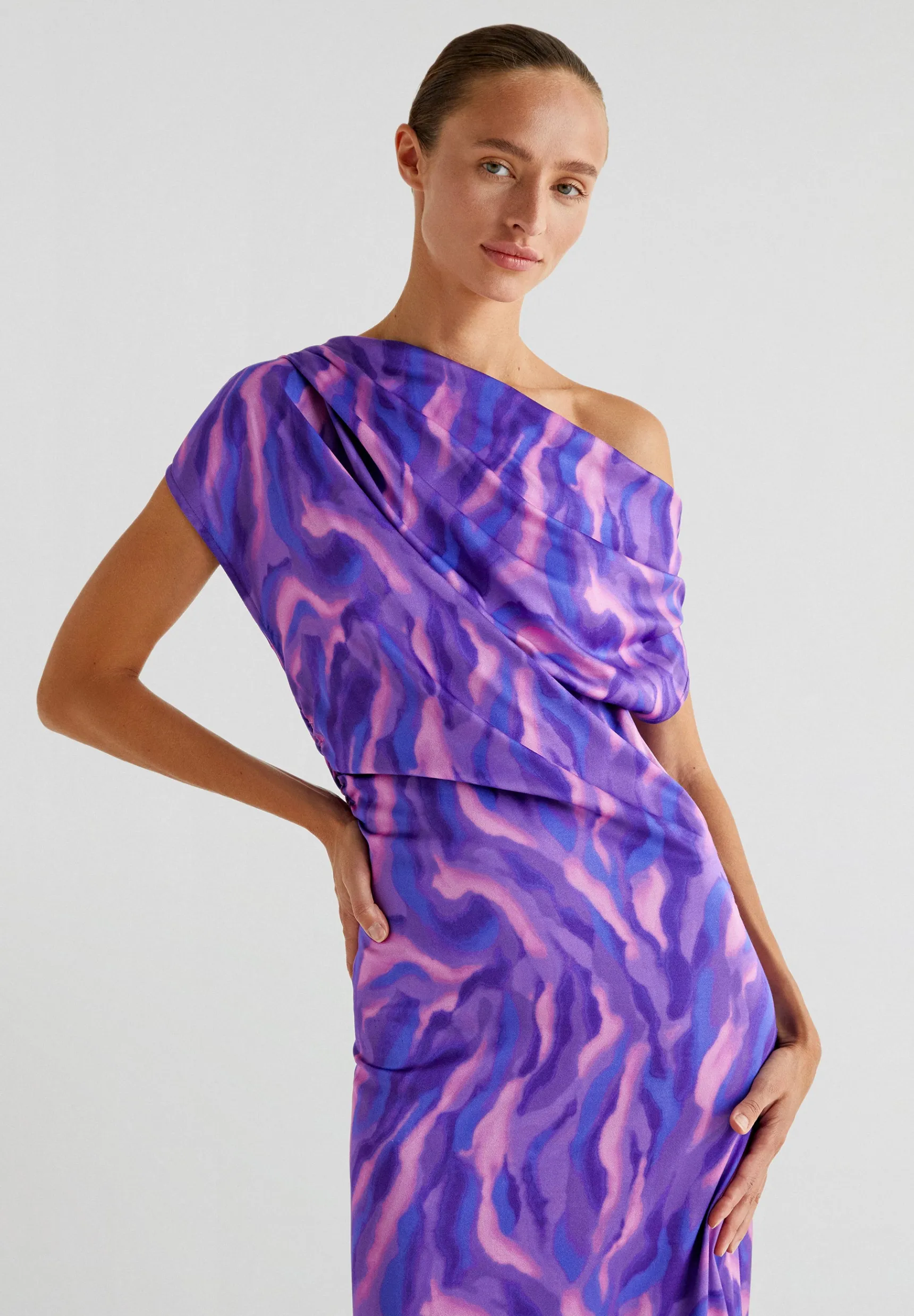 Scalpers Total Look | Dresses & Jumpsuits | PRINTED ASYMMETRIC NECKLINE DRESS